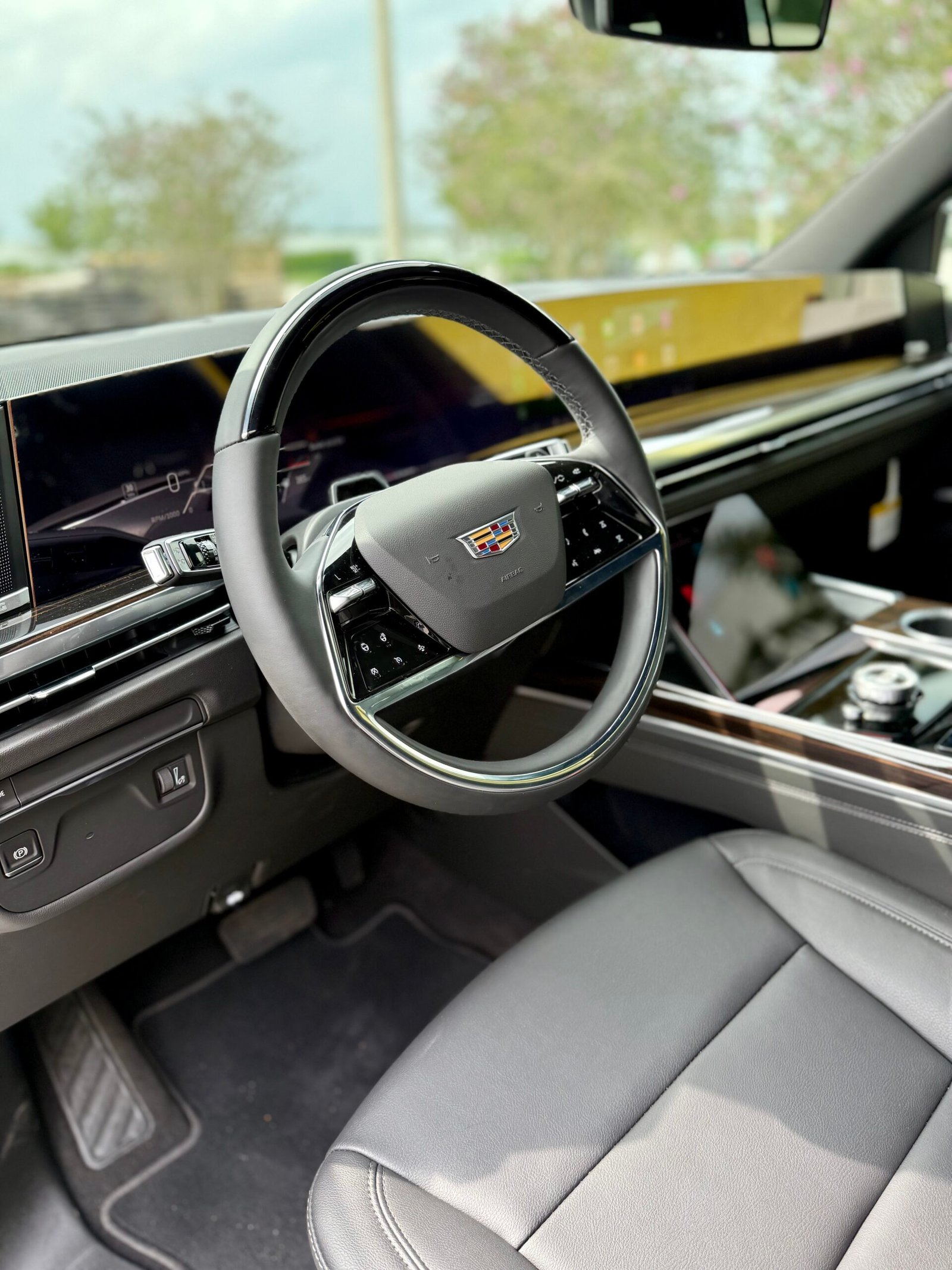Escalade ESV (2025)